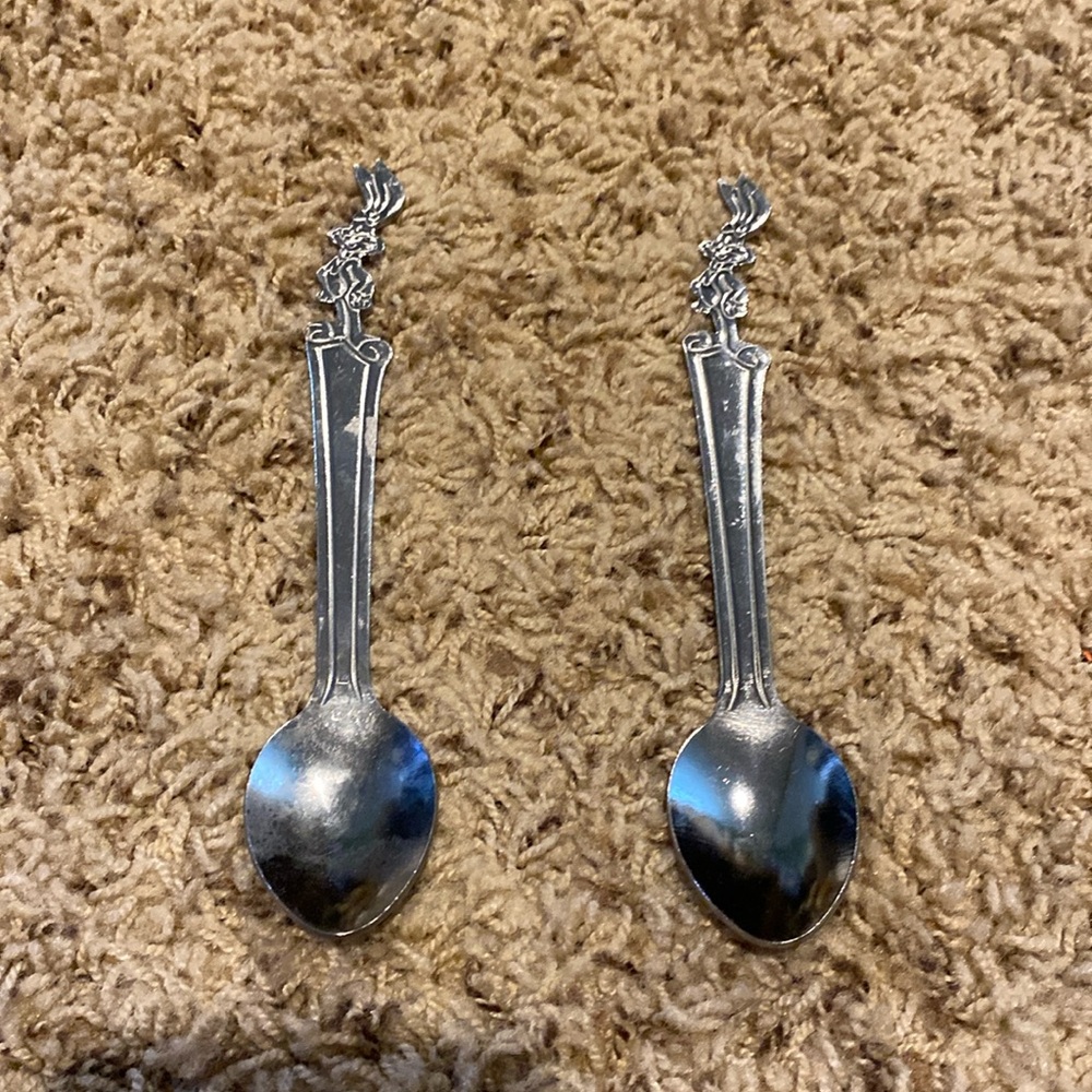 2 Bugs bunny spoons